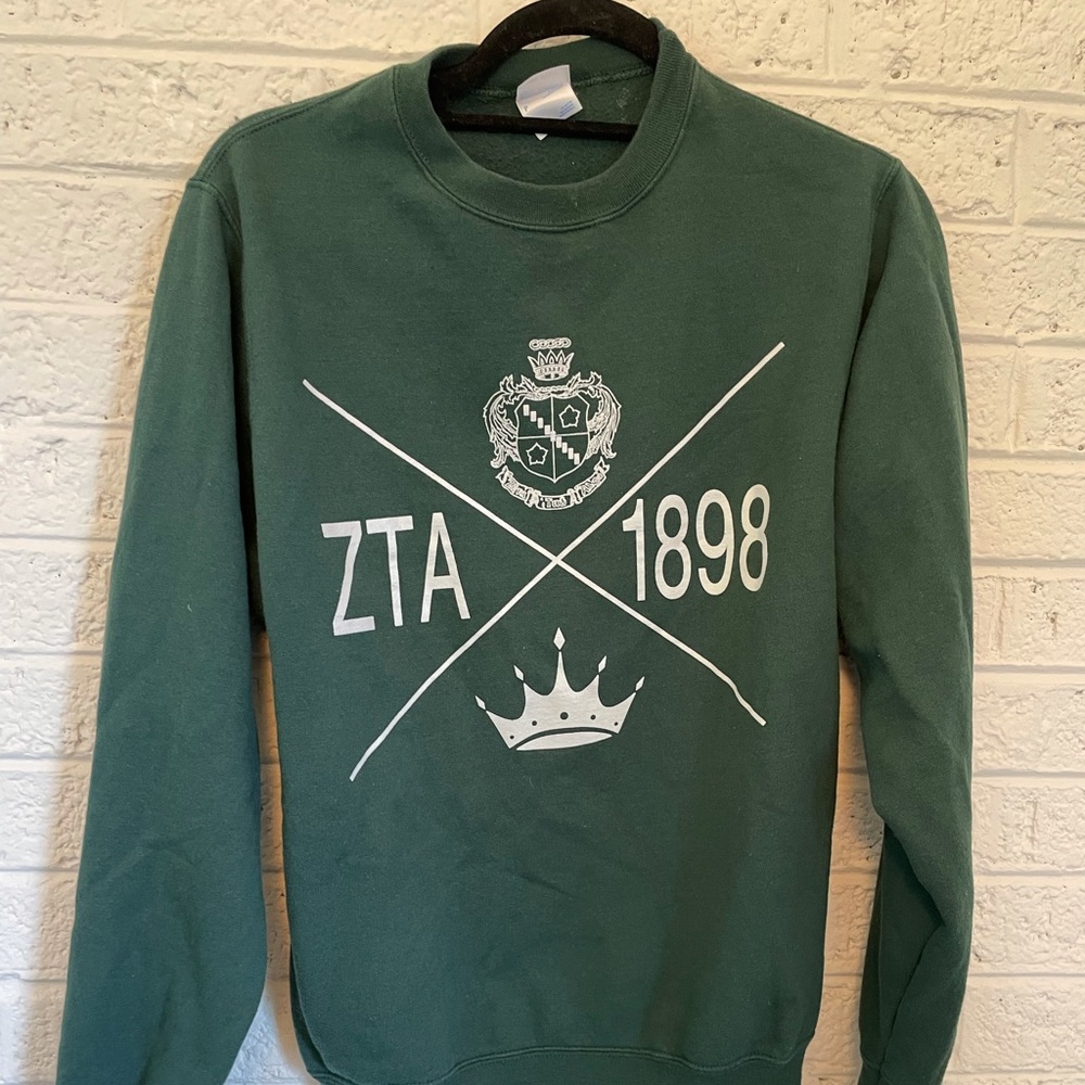 Zeta Tau Alpha Crew Neck Size Small